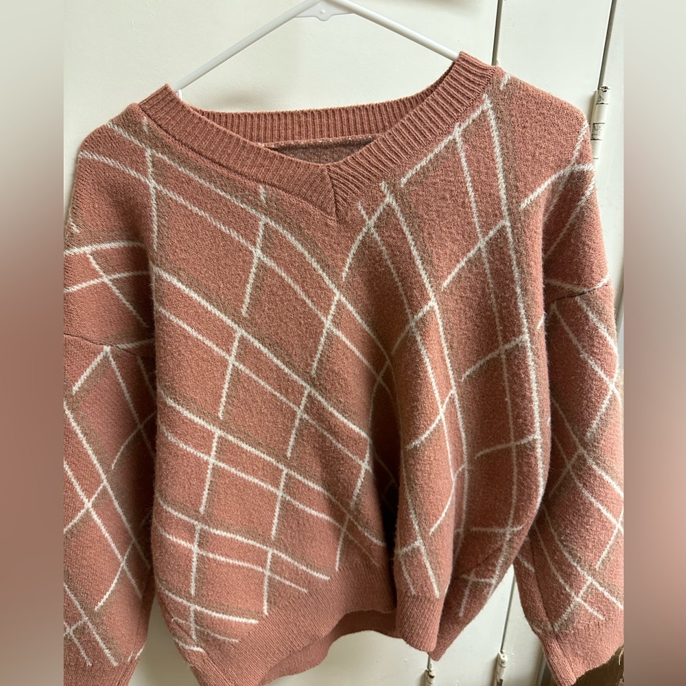 Beautiful pink vintage sweater!